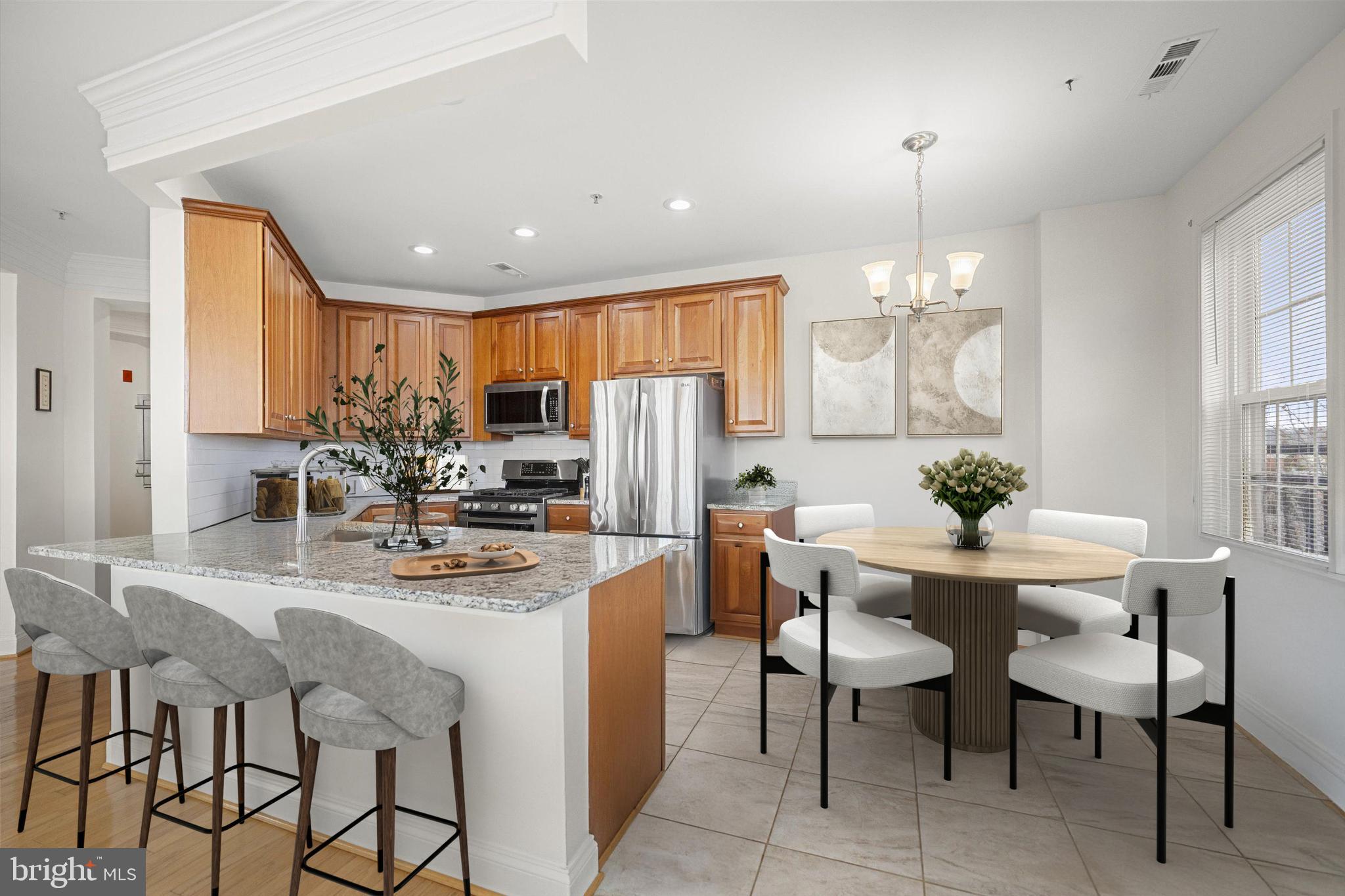 828 SLATERS LANE 302