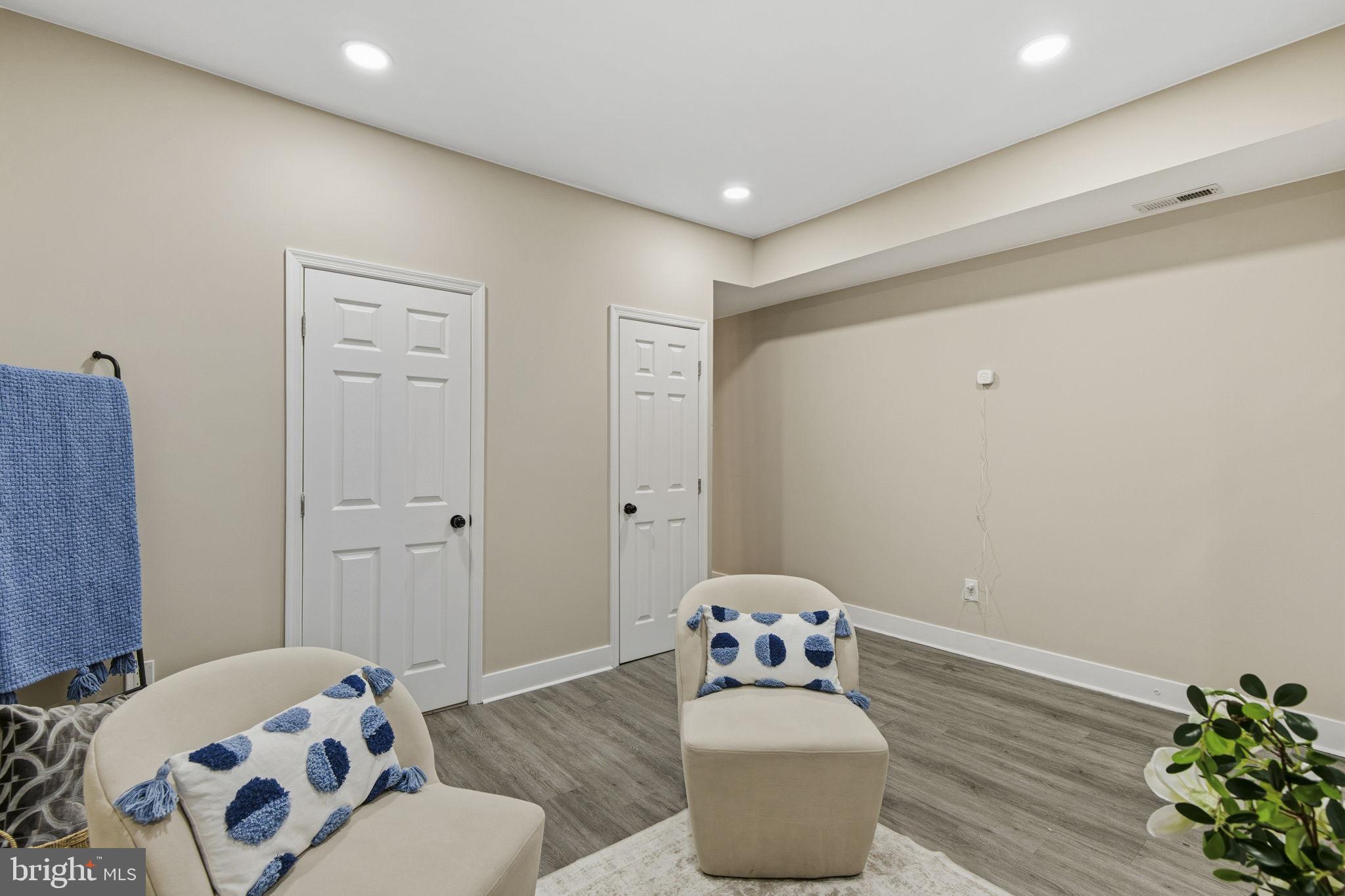 WYMAN PARK HAMPDEN - Residential