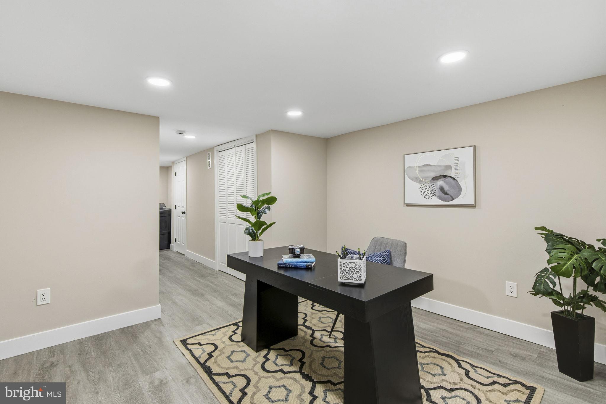 WYMAN PARK HAMPDEN - Residential