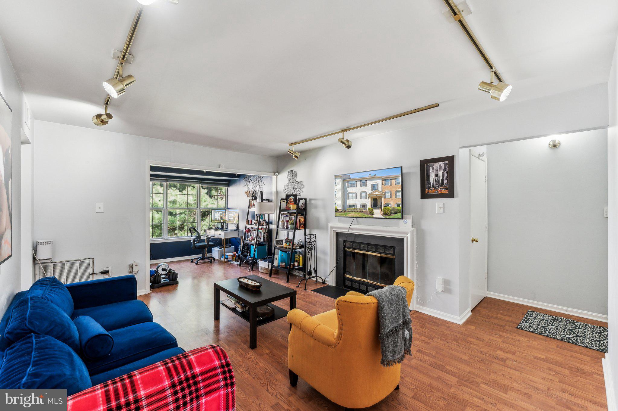 16 NORMANDY SQUARE COURT 3CE