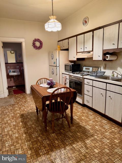 CENTRE PARK HISTOR - Residential Income
