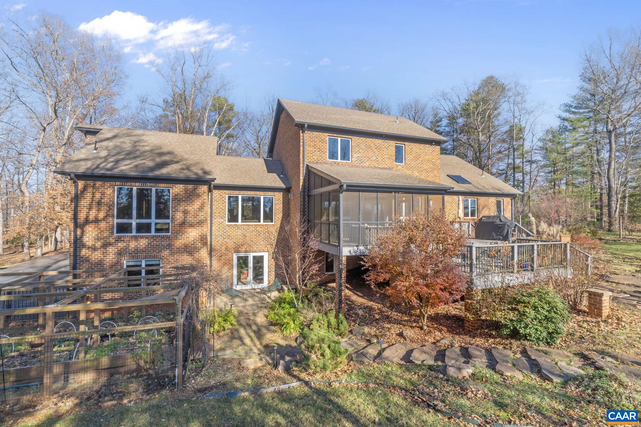 COLA WOODS - Residential