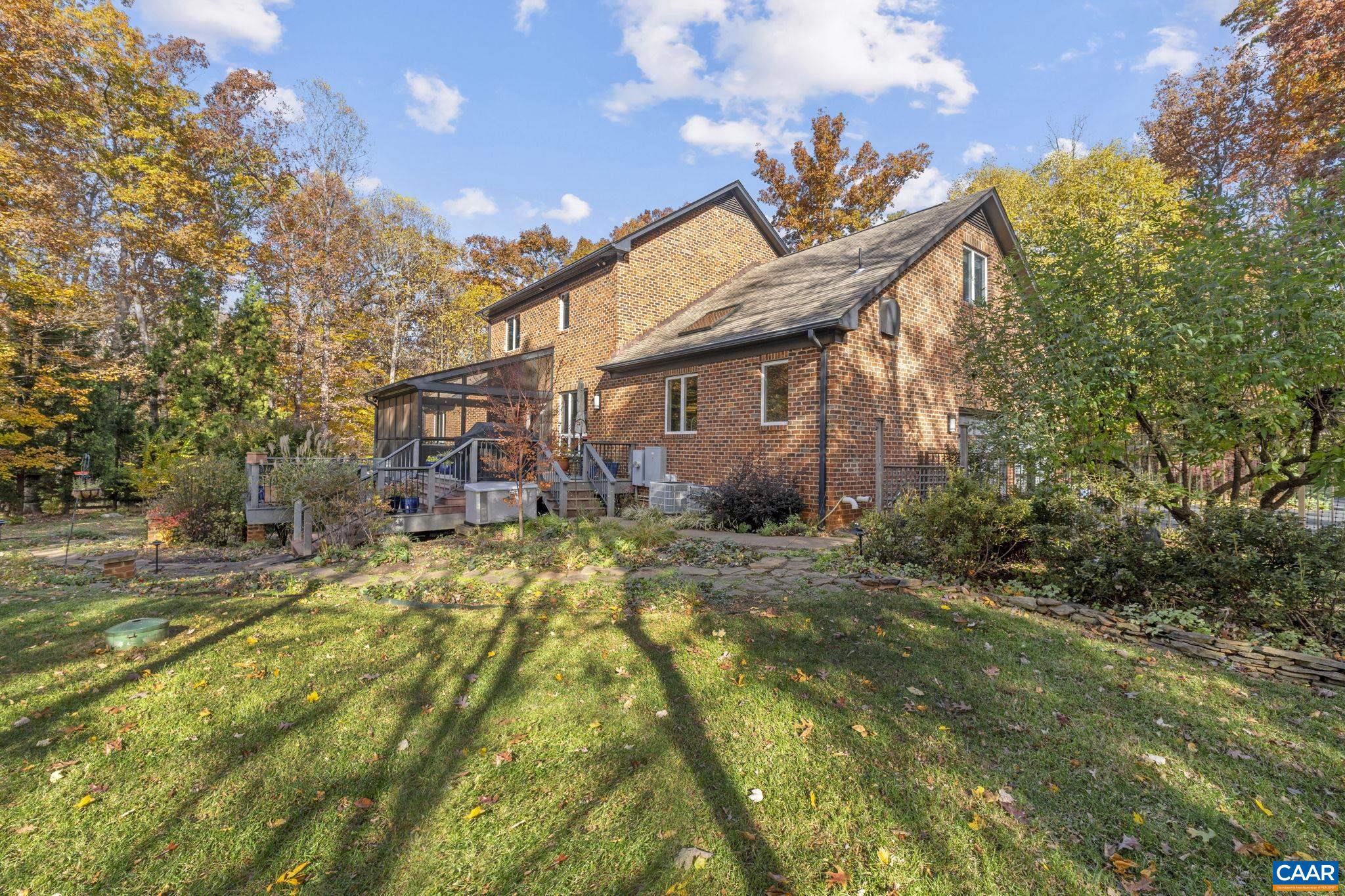 COLA WOODS - Residential