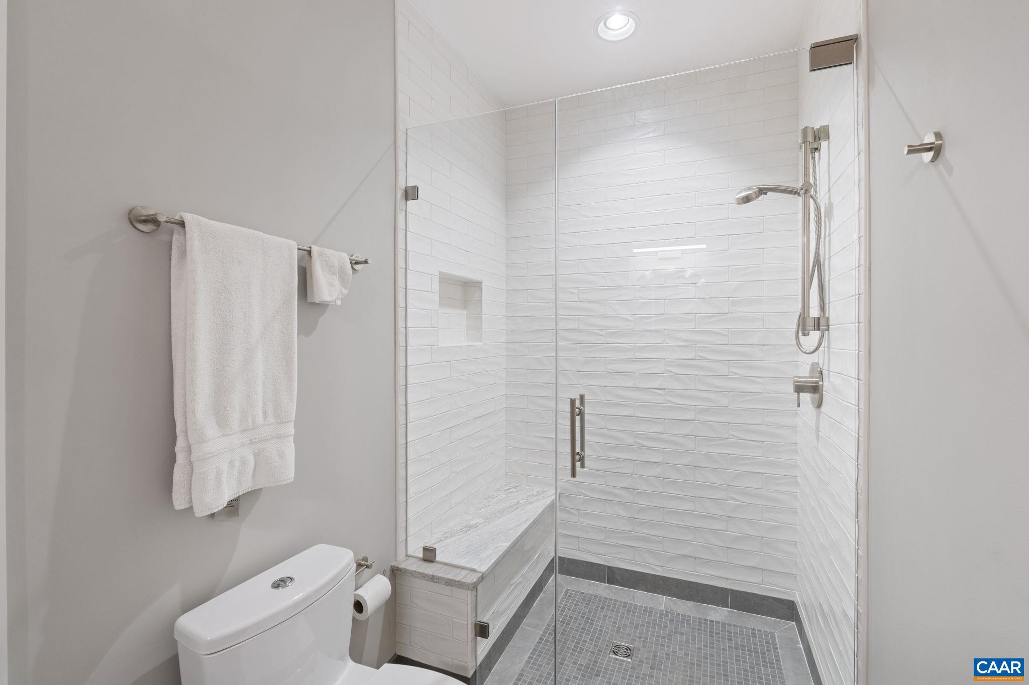 COLA WOODS - Residential