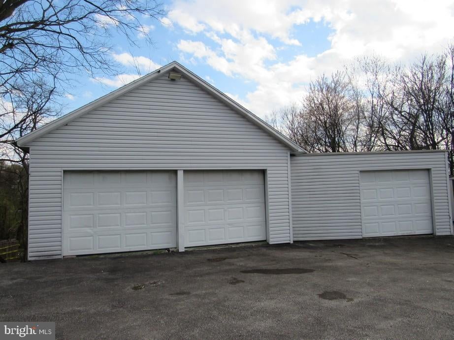 378 WOODLAND VIEW DRIVE