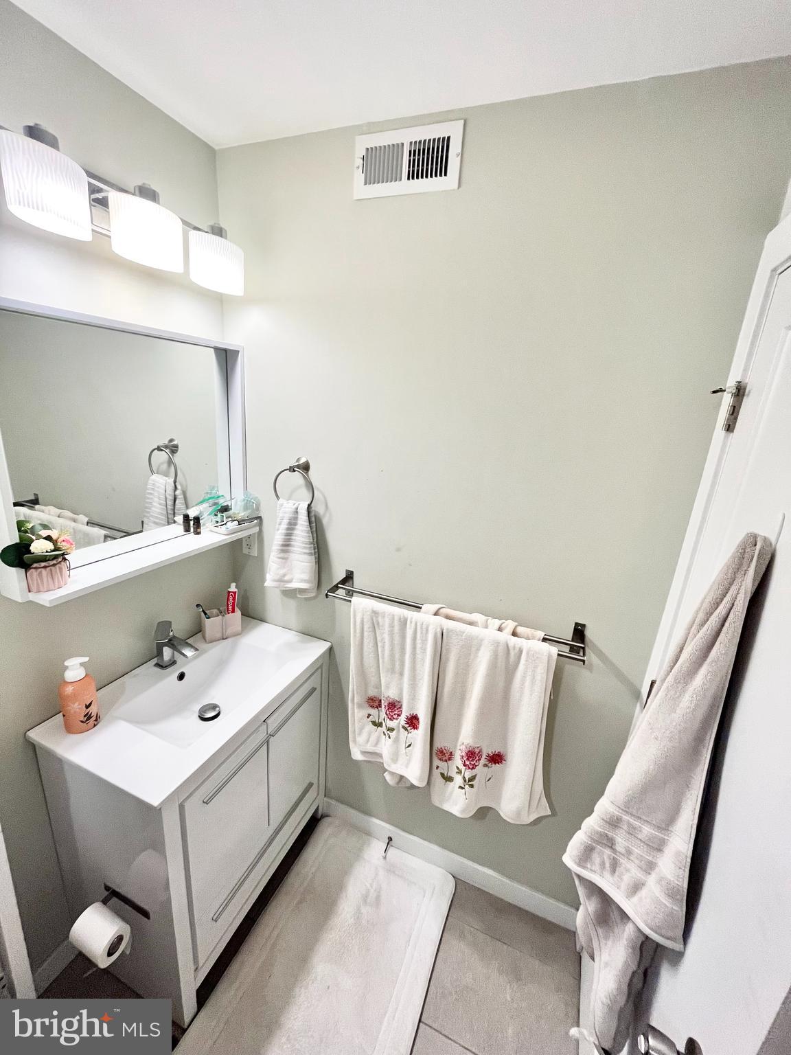 FAIRMOUNT - Residential Lease