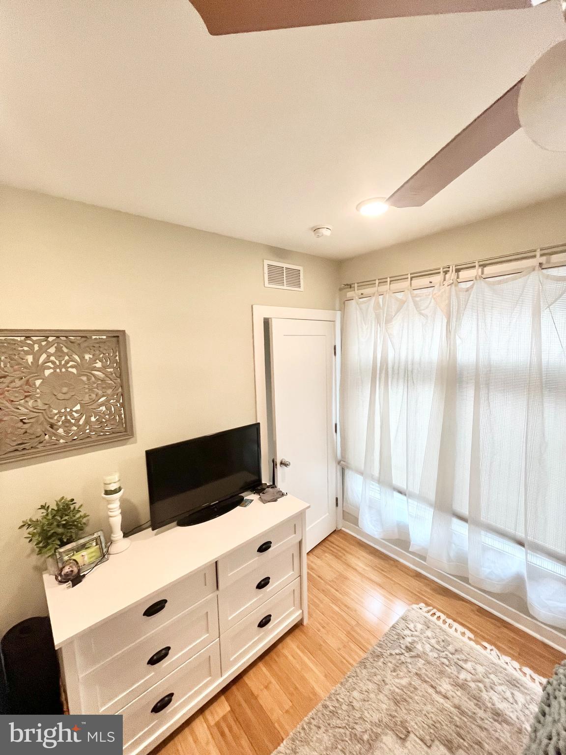 FAIRMOUNT - Residential Lease