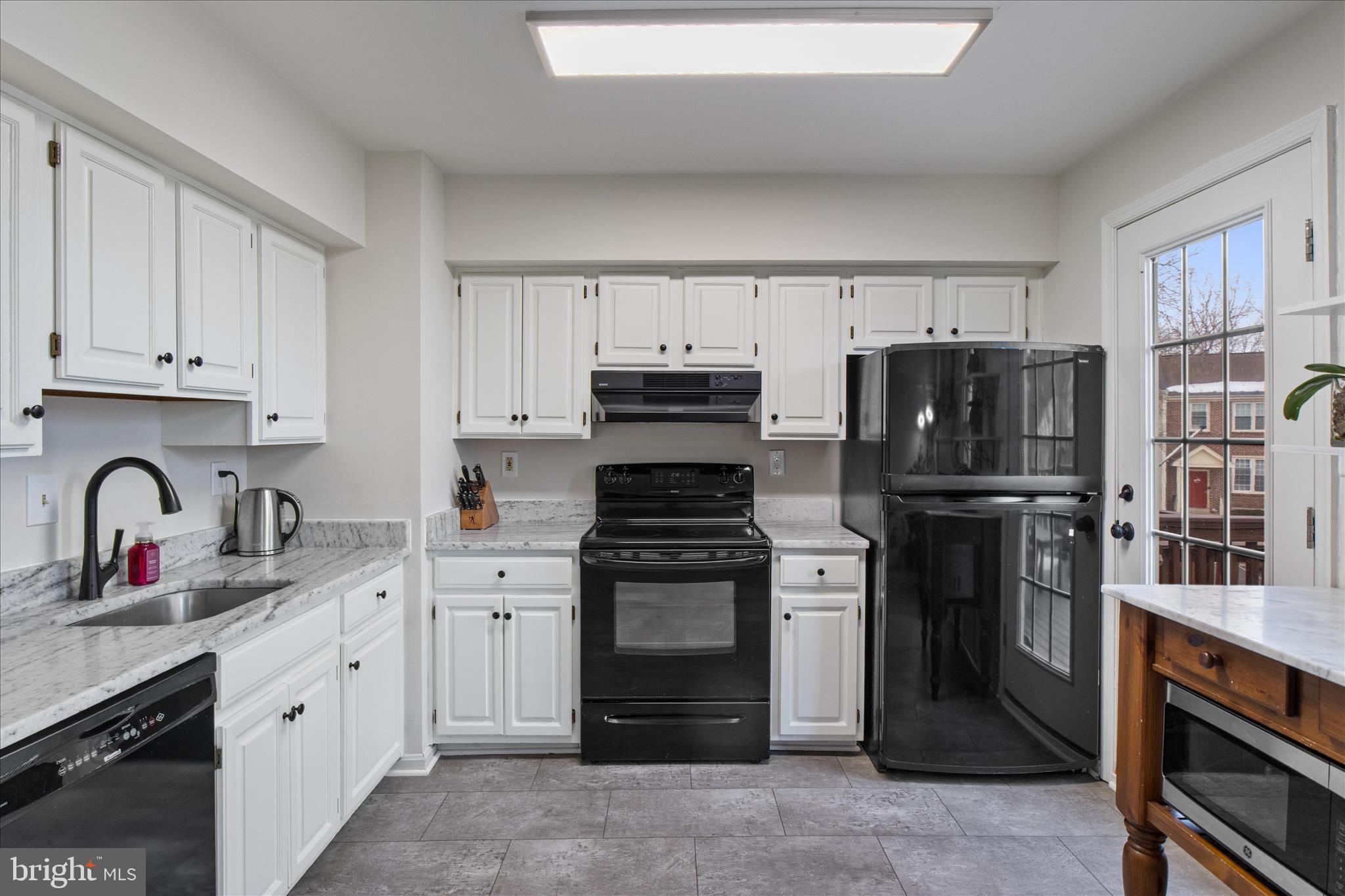 COMPTON VALLEY ESTATES - Residential