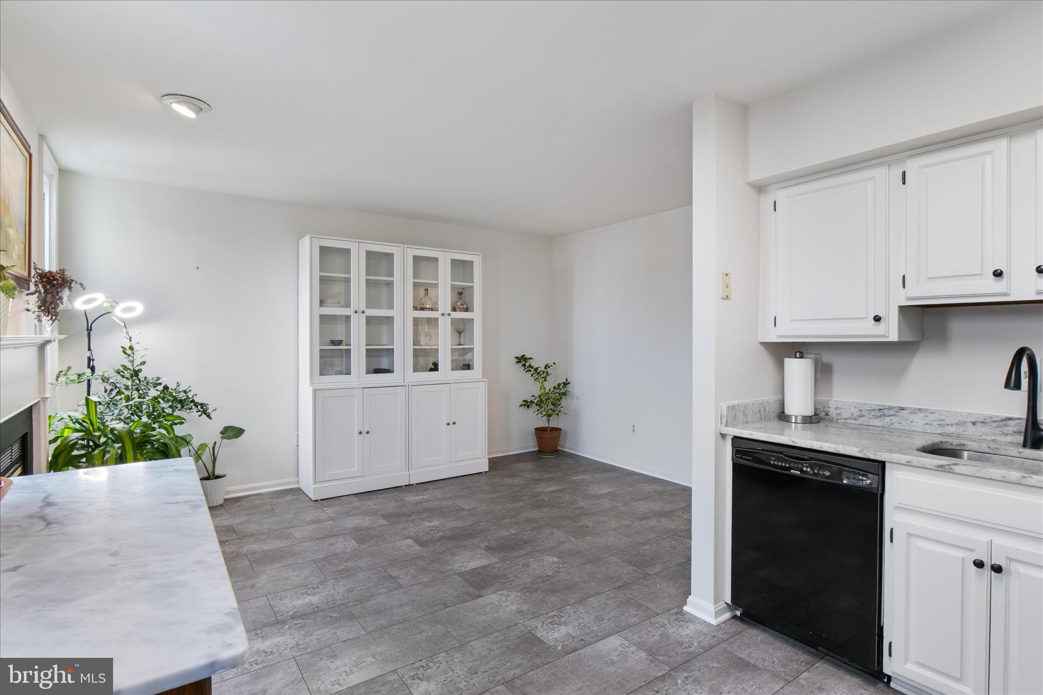 COMPTON VALLEY ESTATES - Residential