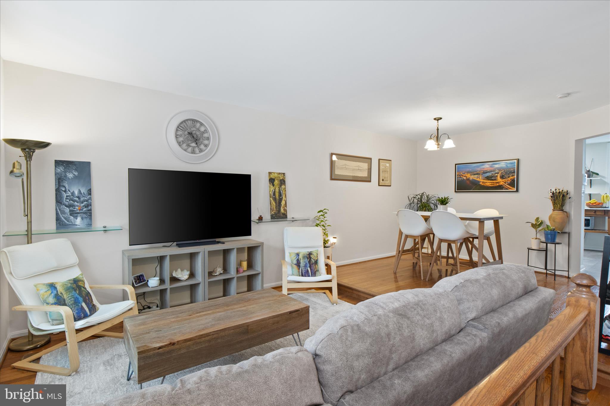 COMPTON VALLEY ESTATES - Residential