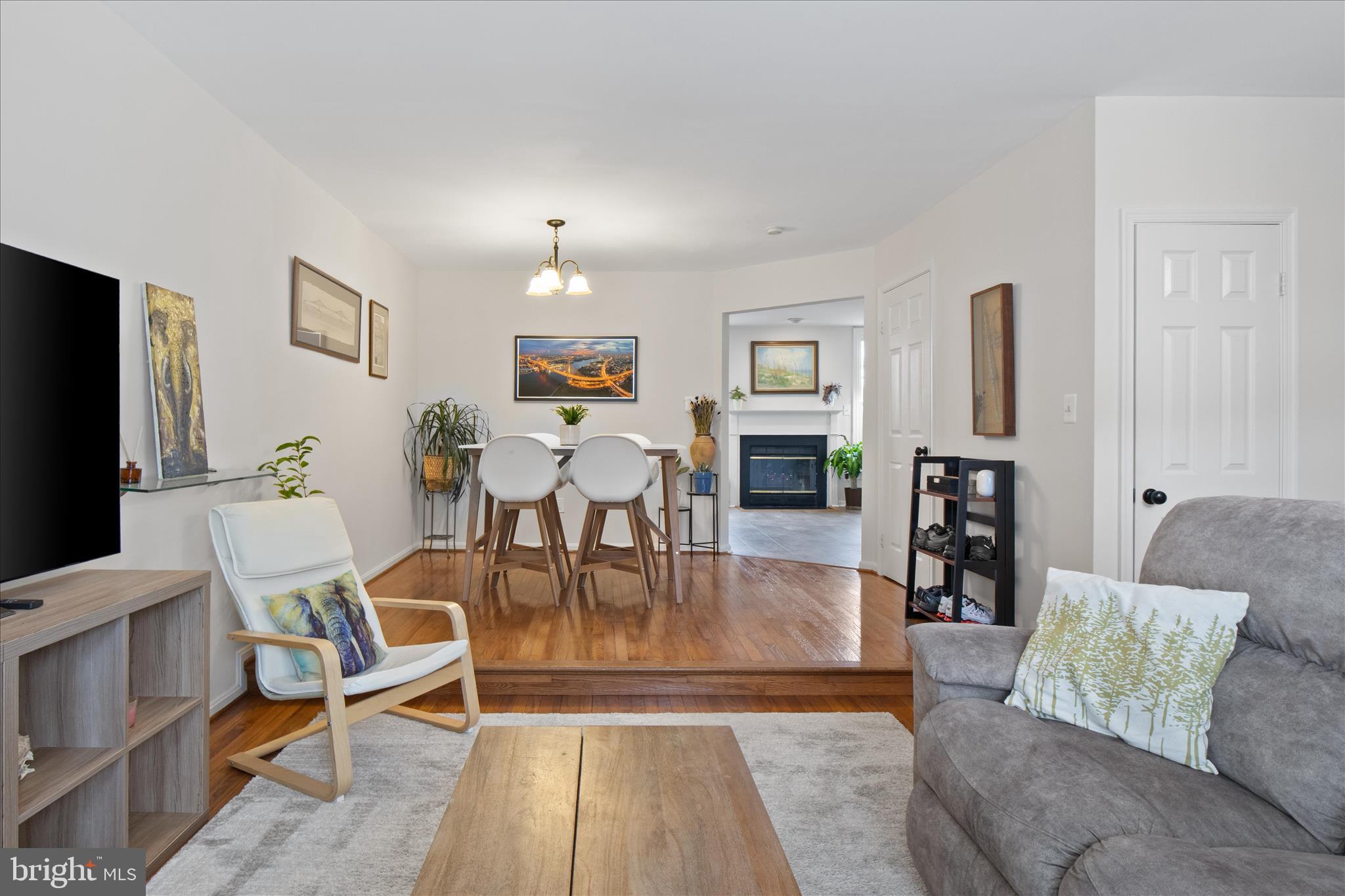 COMPTON VALLEY ESTATES - Residential