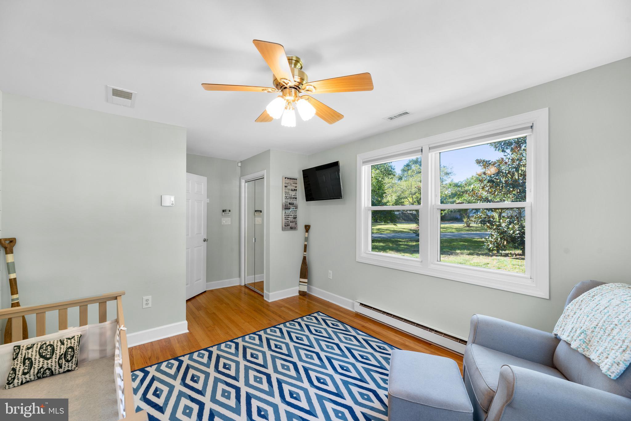 WOODLAND BEACH - Residential