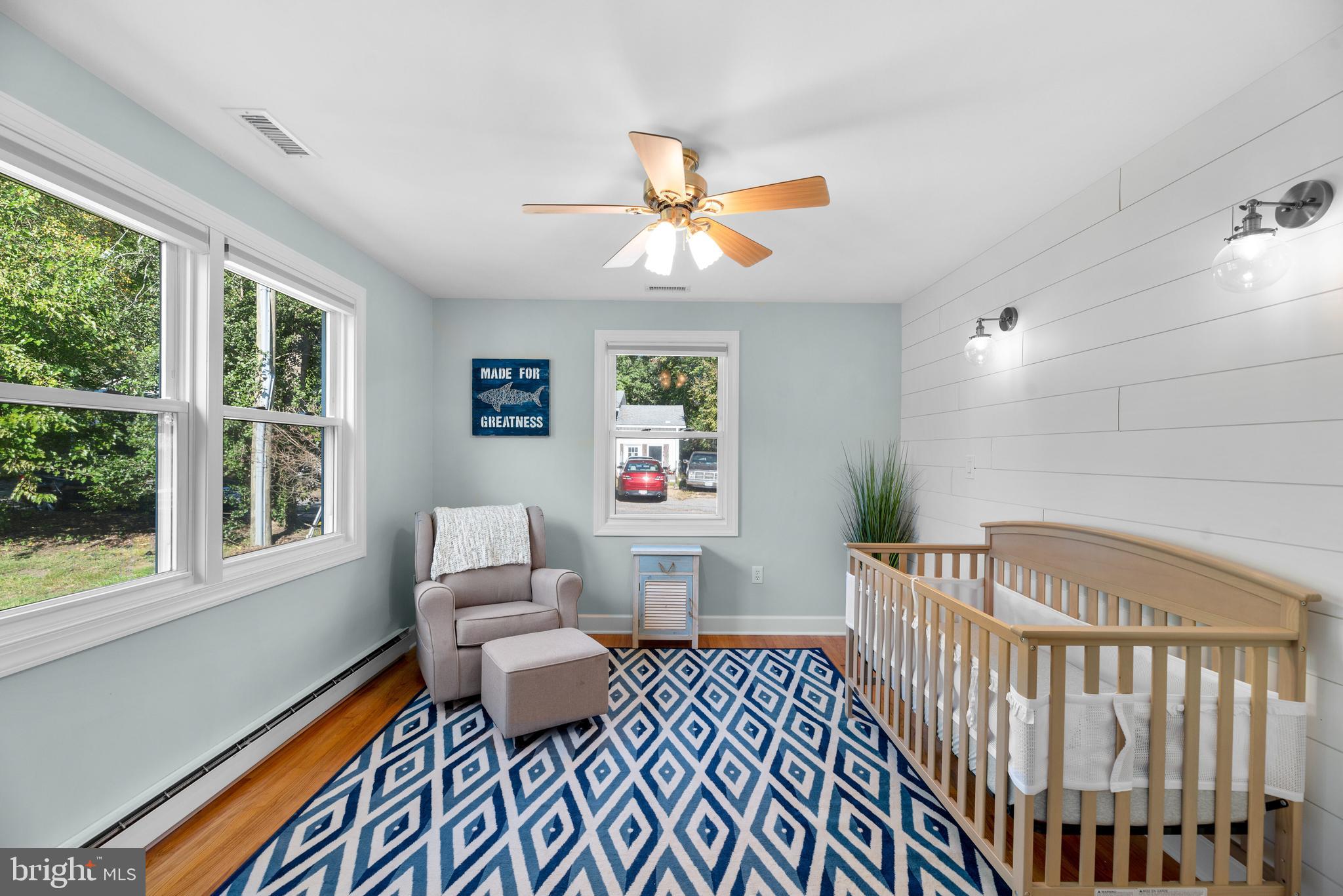 WOODLAND BEACH - Residential