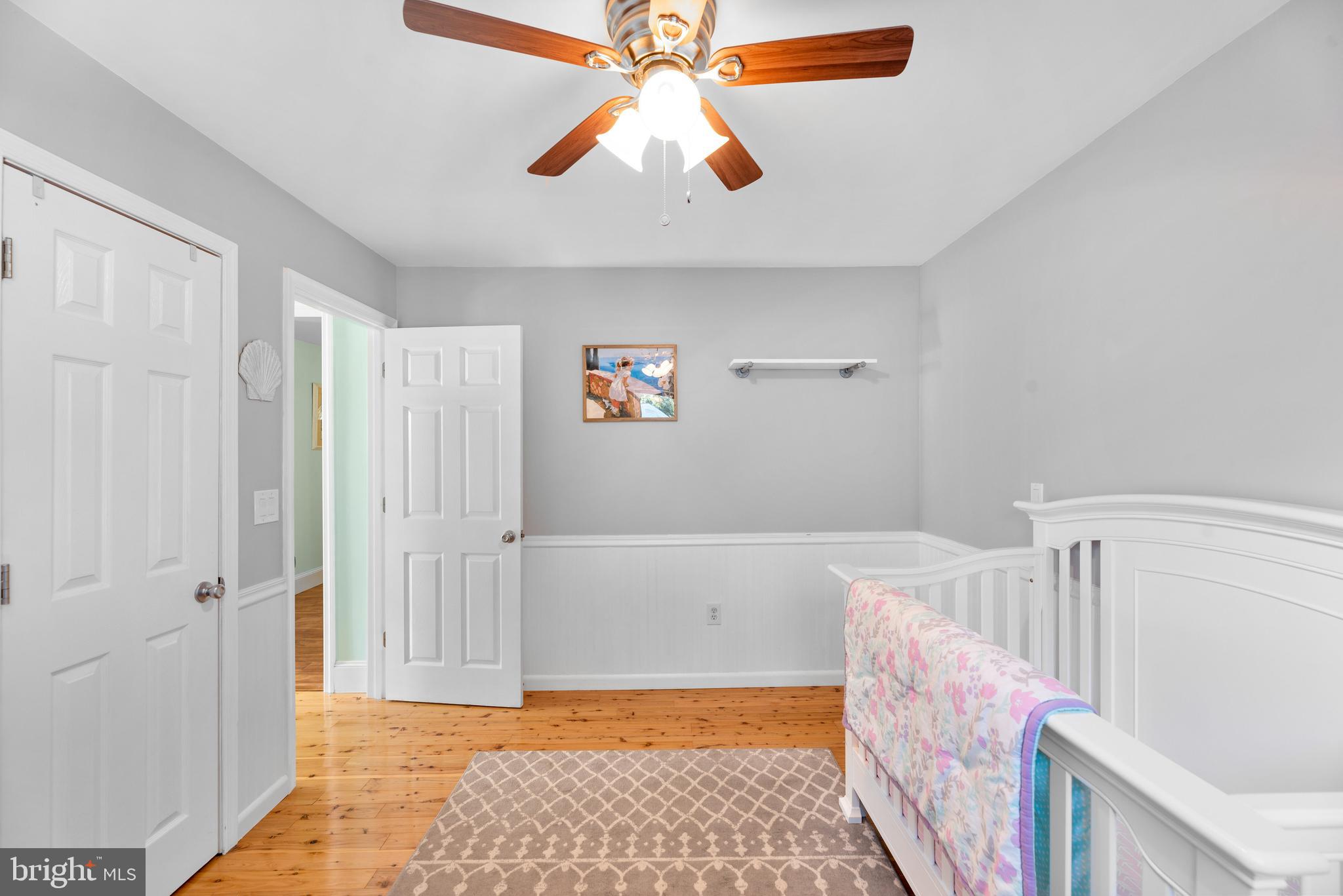 WOODLAND BEACH - Residential