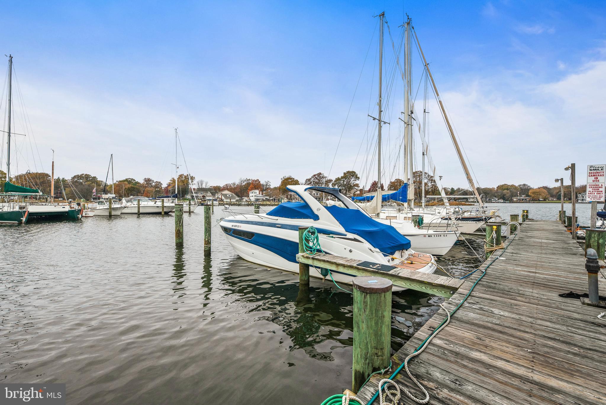 WOODLAND BEACH - Residential