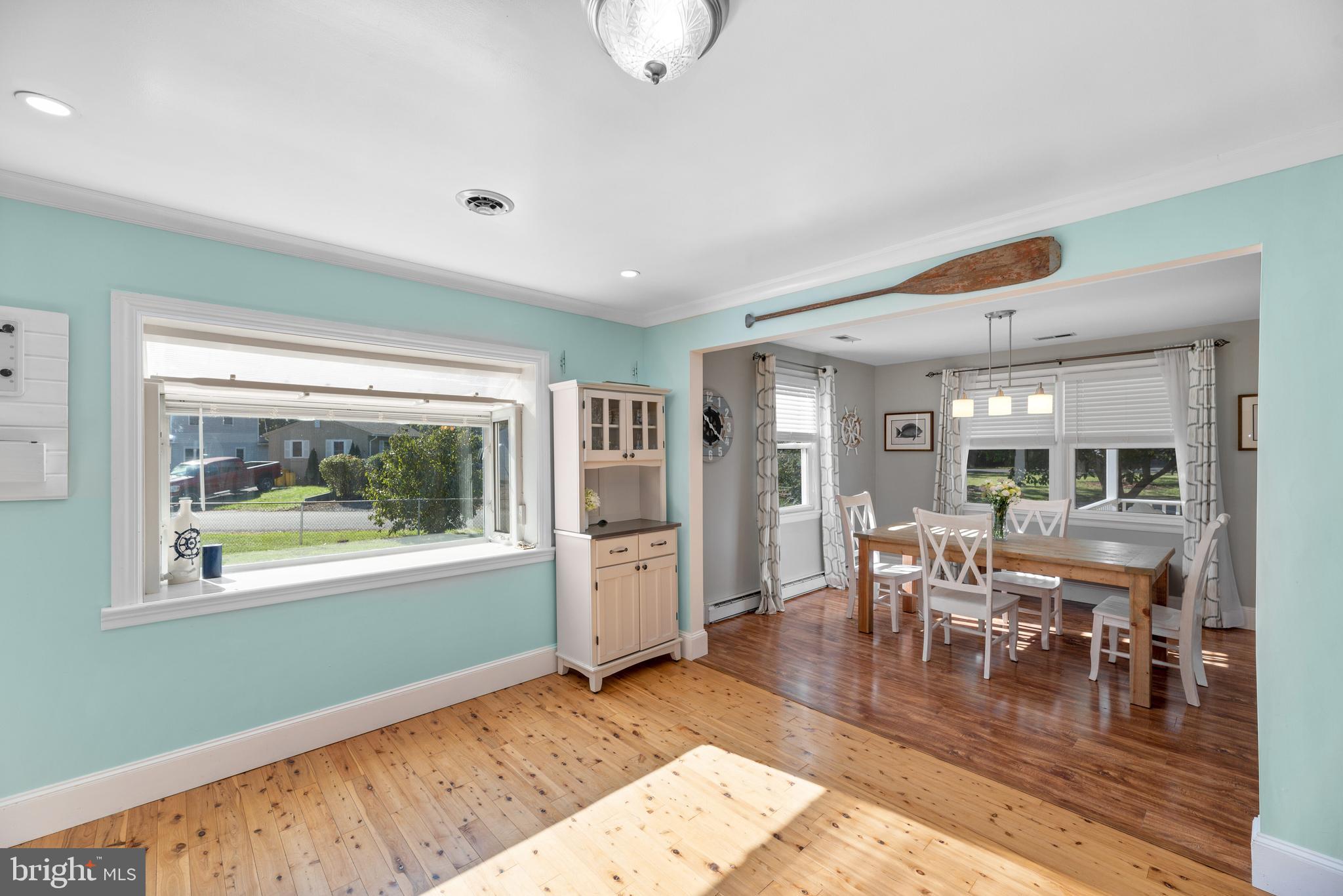 WOODLAND BEACH - Residential