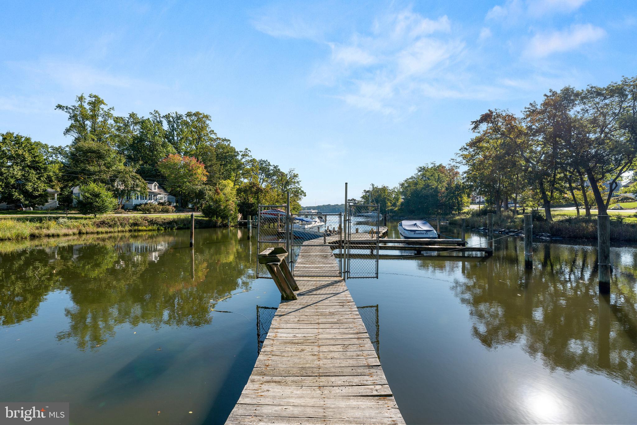 WOODLAND BEACH - Residential