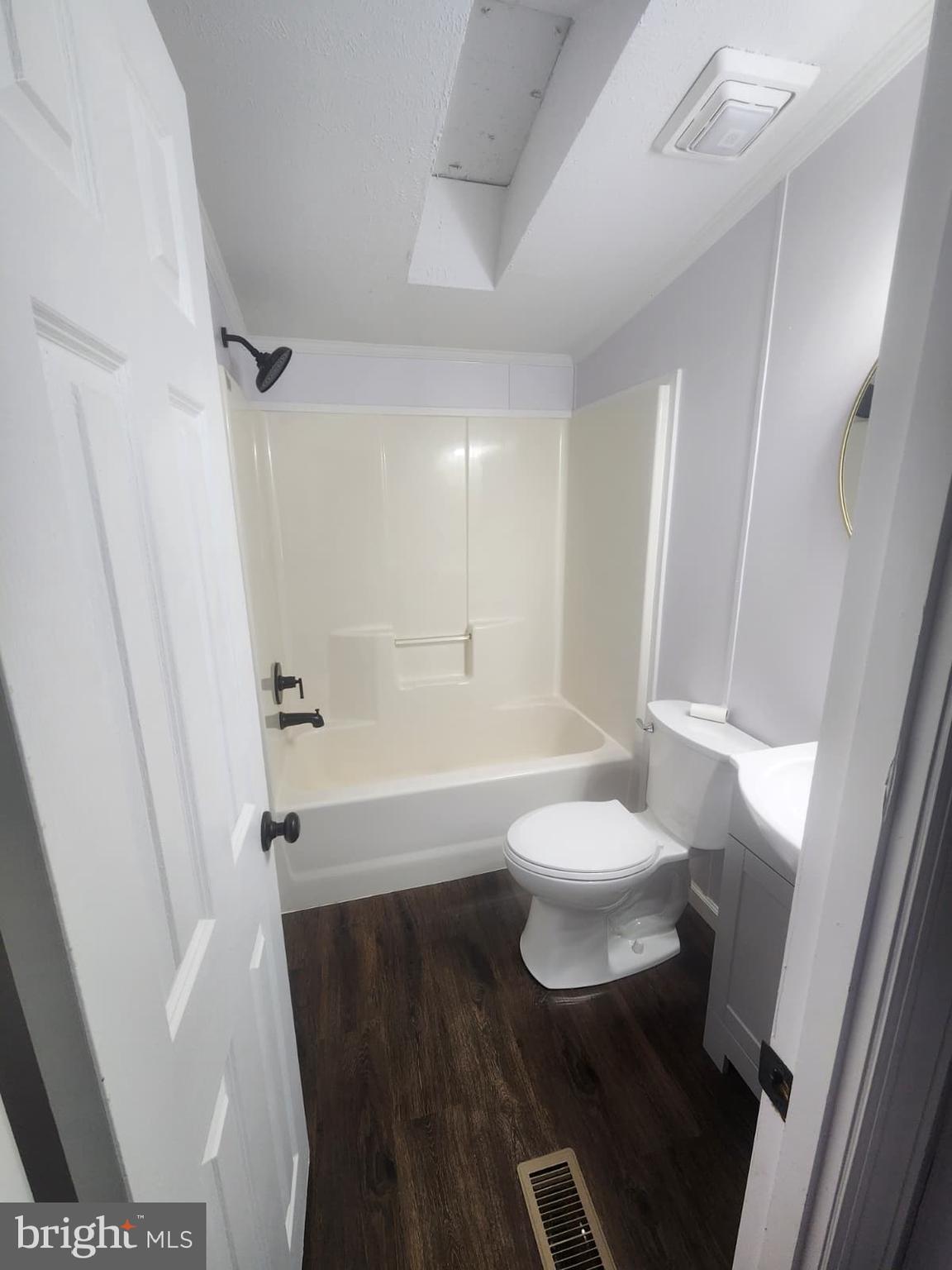 FAIRVIEW MANOR - Residential