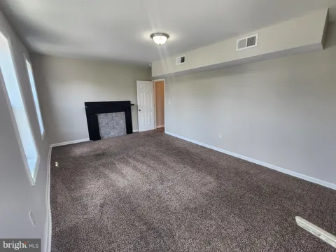 MLS: NJME2052456