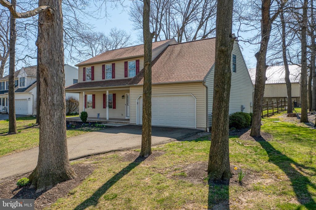Photo of 6 MONEY HILL RD, MILLERSVILLE, PA 17551 (MLS # PALA2032654)