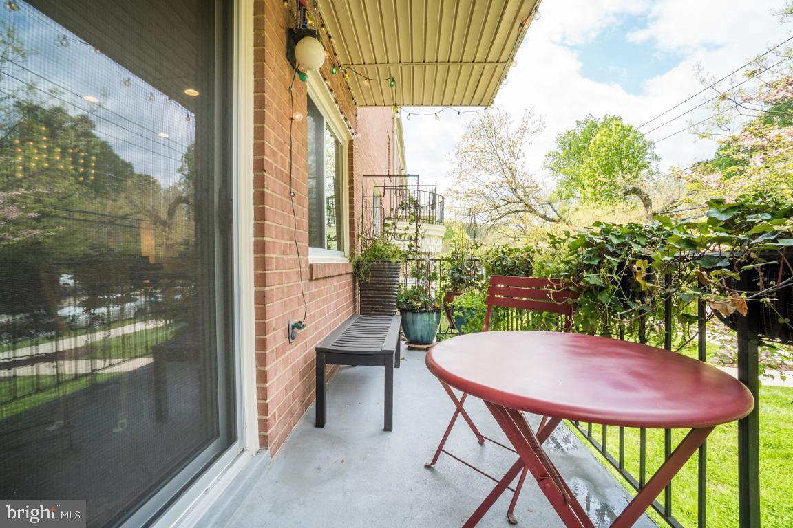 PARKSIDE CONDOMINIUMS - Residential Lease