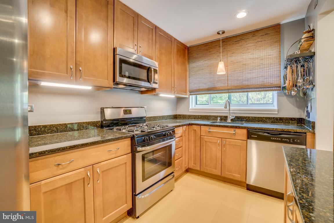 PARKSIDE CONDOMINIUMS - Residential Lease