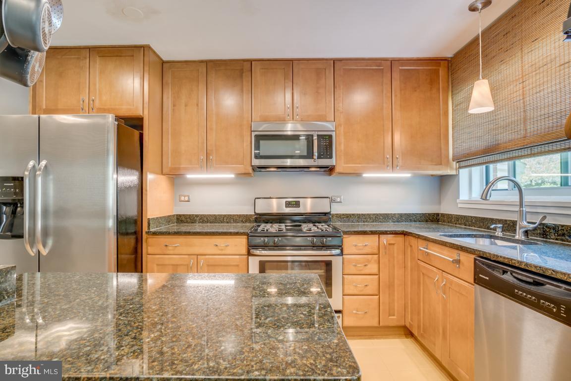 PARKSIDE CONDOMINIUMS - Residential Lease