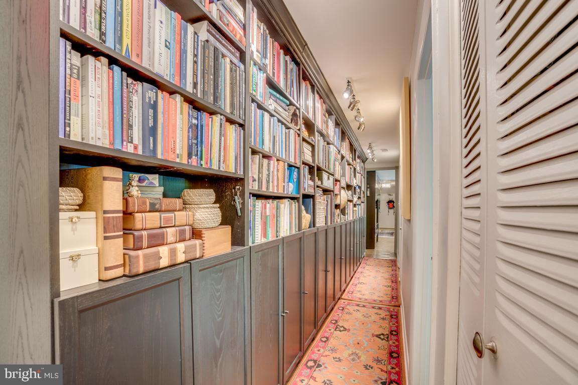 PARKSIDE CONDOMINIUMS - Residential Lease