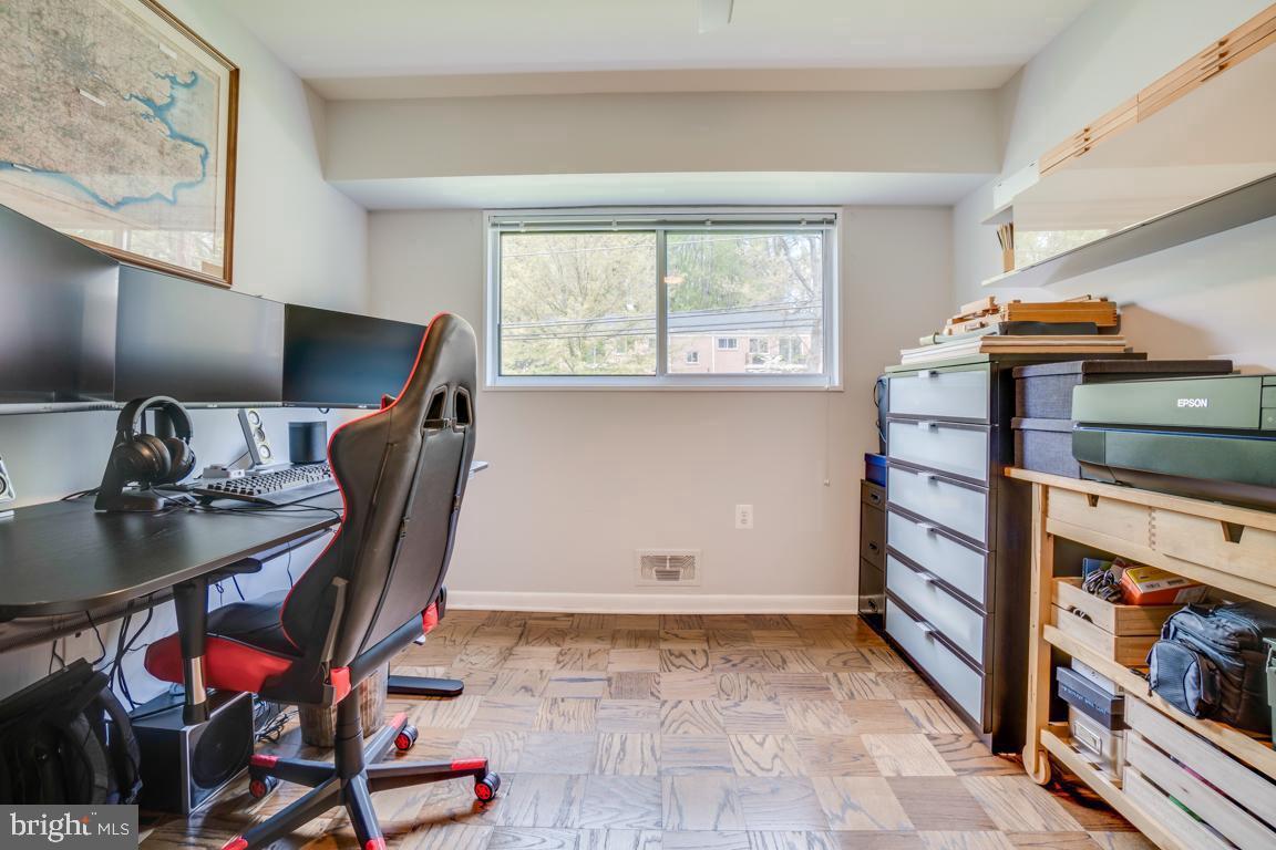 PARKSIDE CONDOMINIUMS - Residential Lease