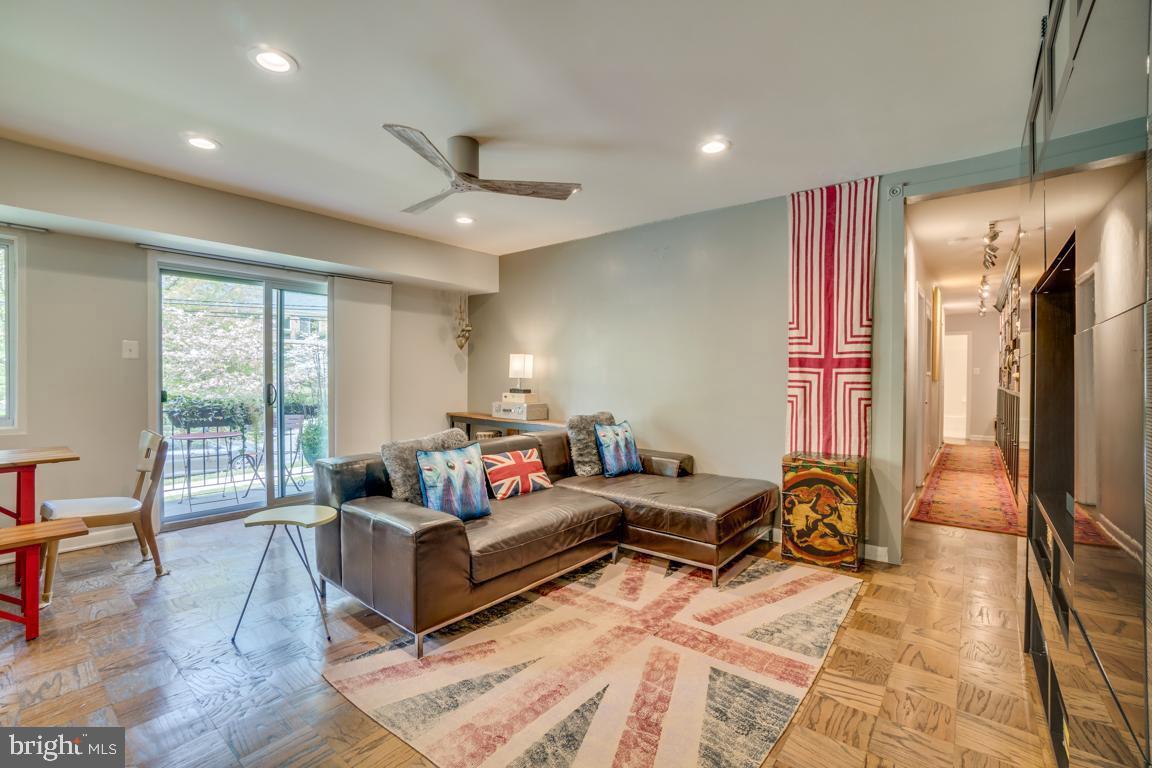 PARKSIDE CONDOMINIUMS - Residential Lease