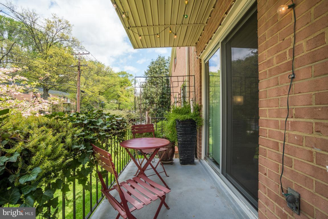 PARKSIDE CONDOMINIUMS - Residential Lease