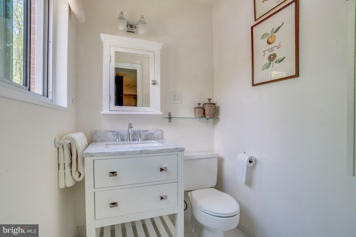 PARKSIDE CONDOMINIUMS - Residential Lease