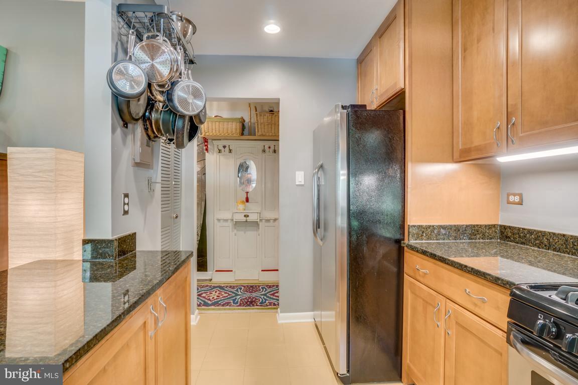 PARKSIDE CONDOMINIUMS - Residential Lease