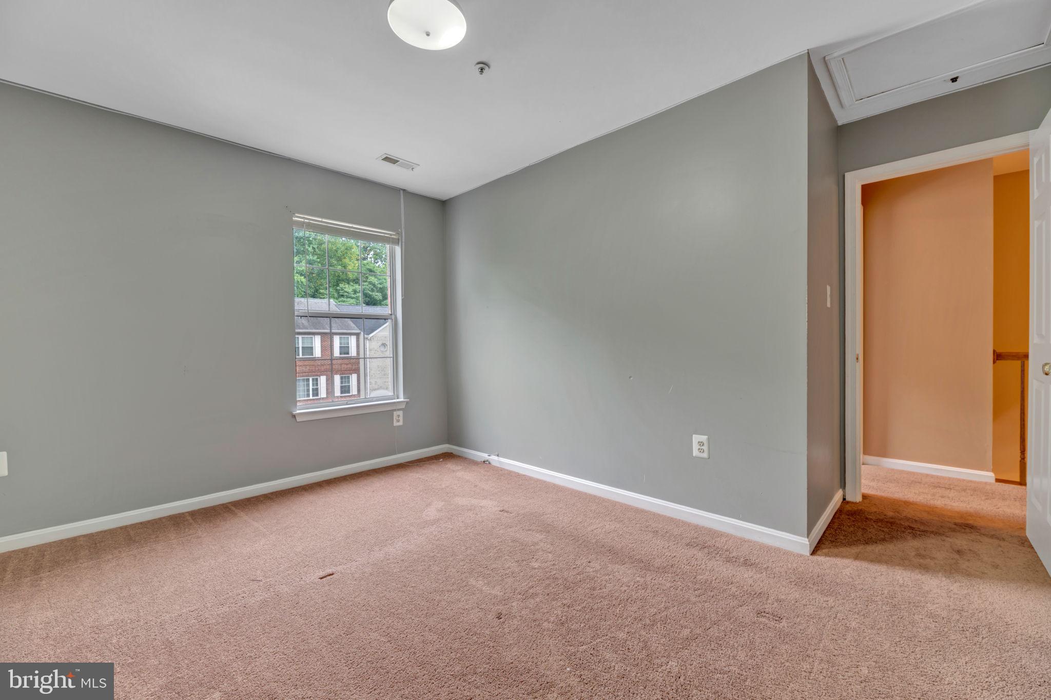 HAMPSHIRE HALL CONDO - Residential Lease