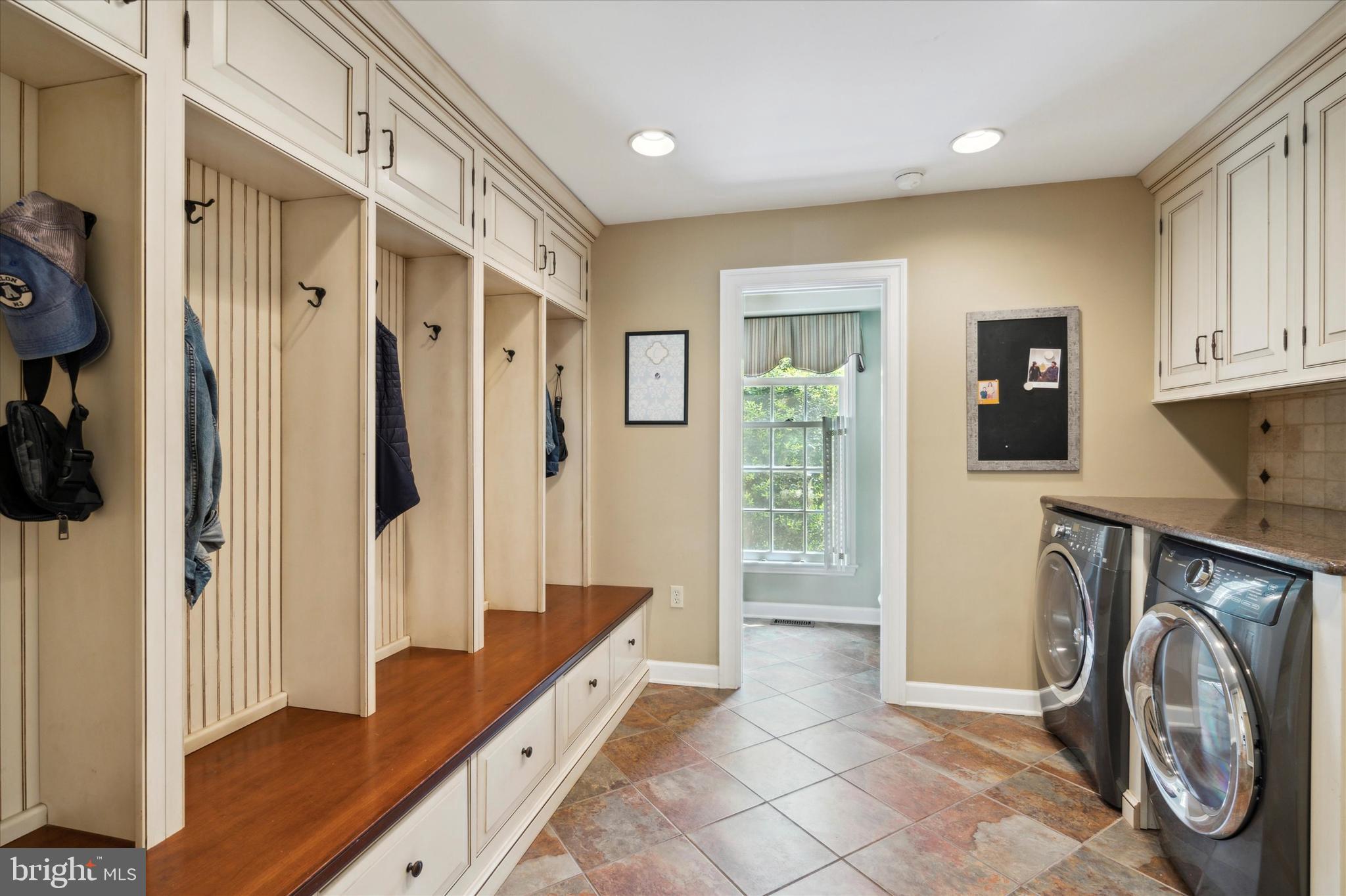 AVONWOOD - Residential