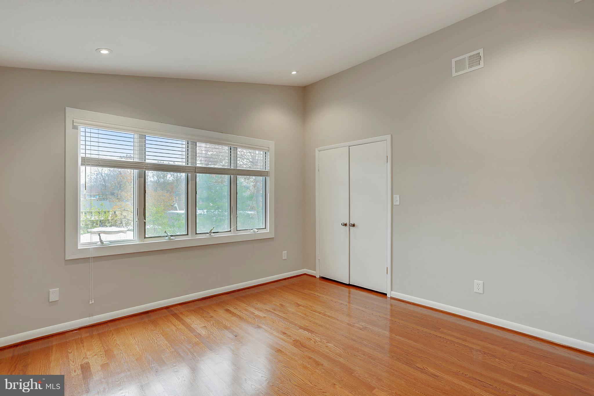 POTOMAC VILLAGE - Residential Lease