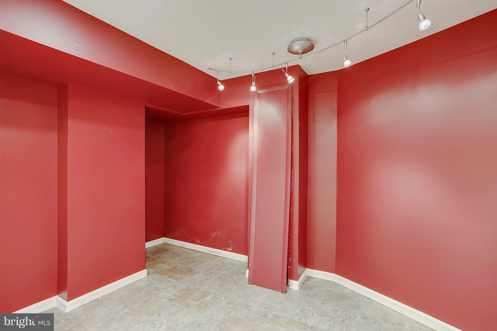 POTOMAC VILLAGE - Residential Lease