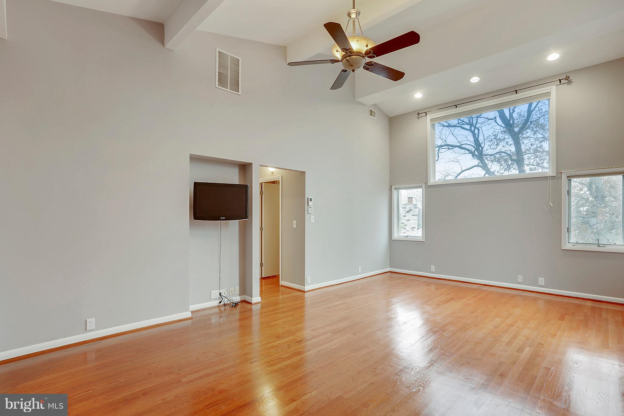 POTOMAC VILLAGE - Residential Lease