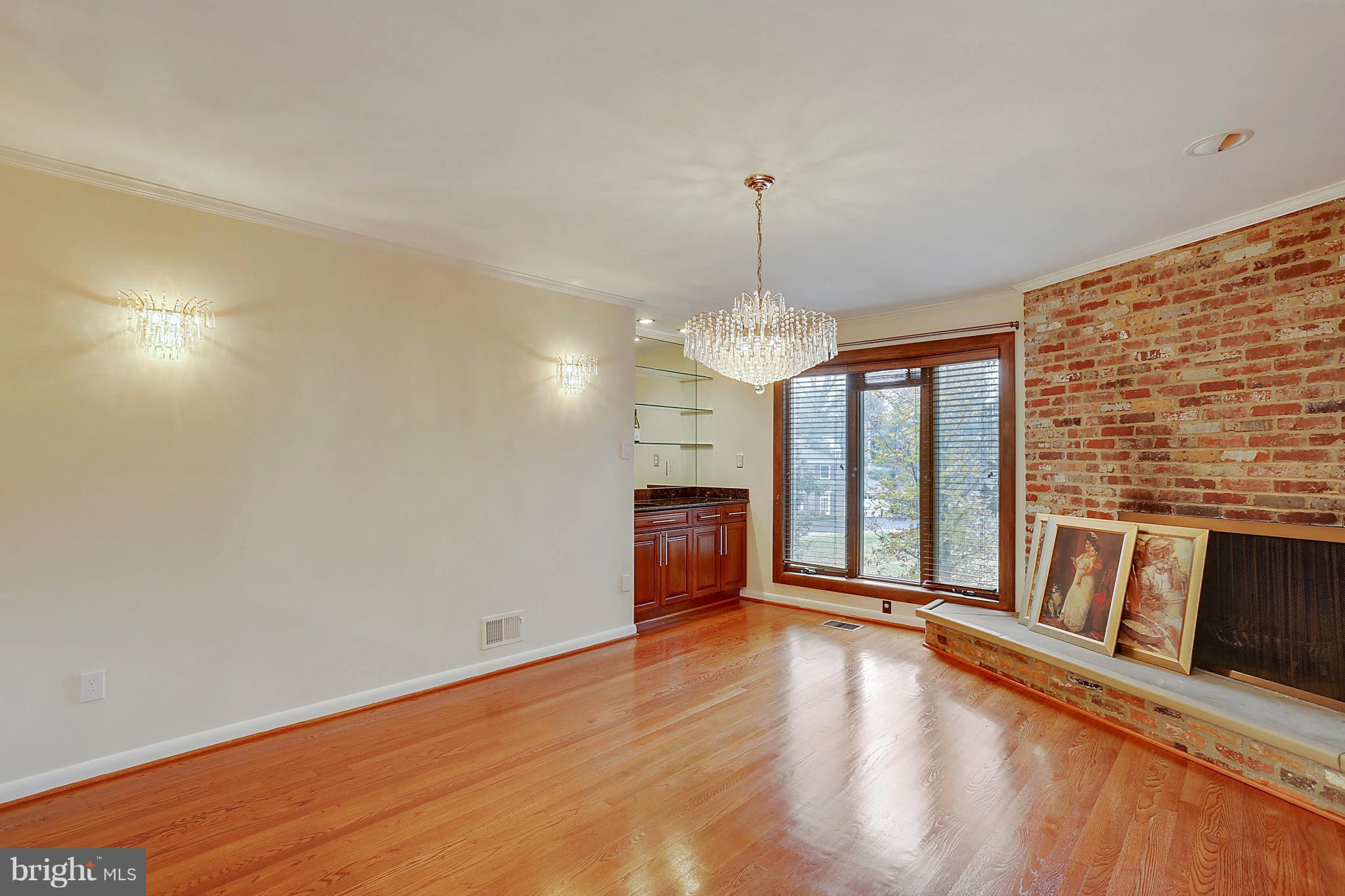 POTOMAC VILLAGE - Residential Lease