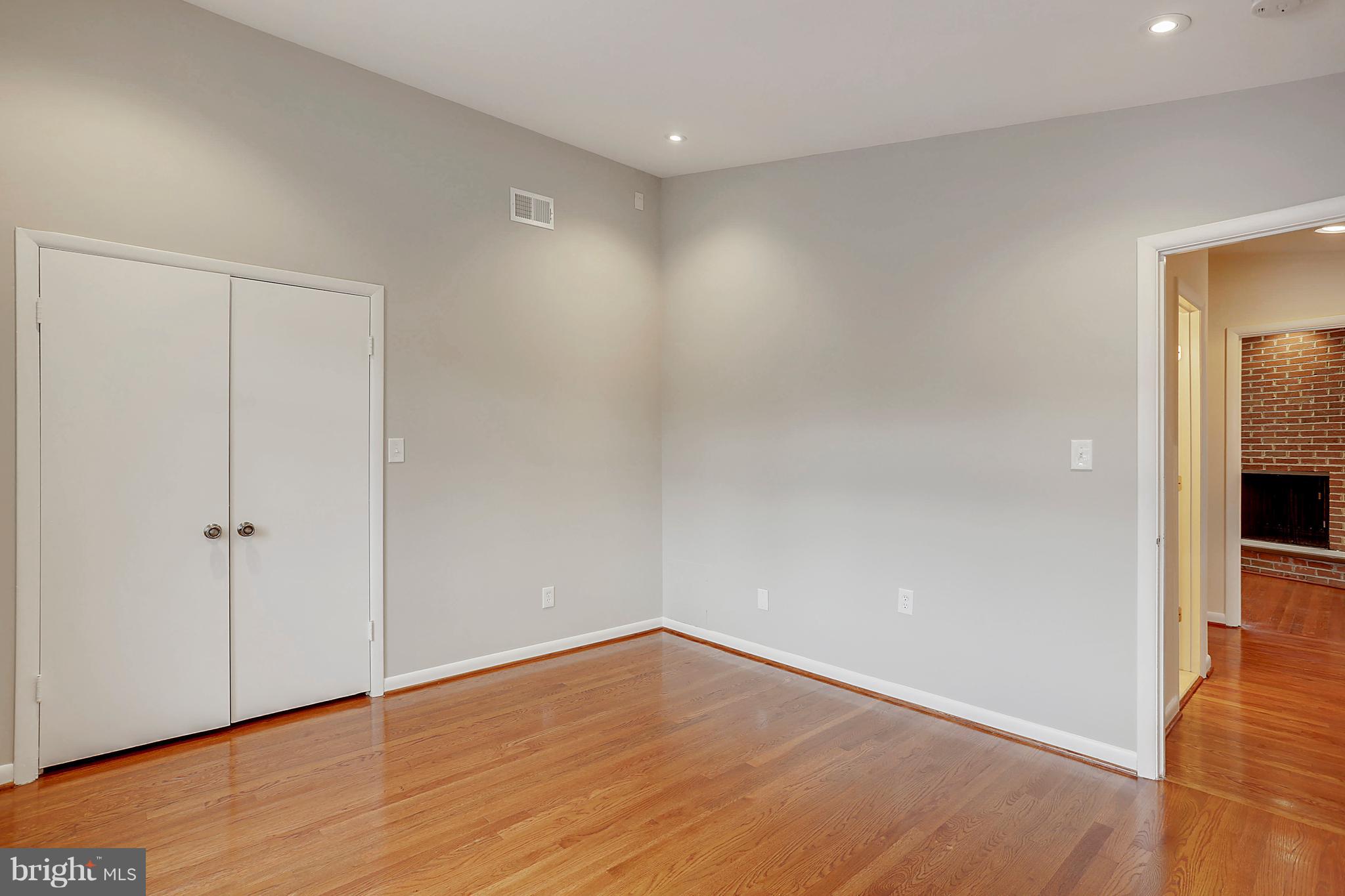 POTOMAC VILLAGE - Residential Lease