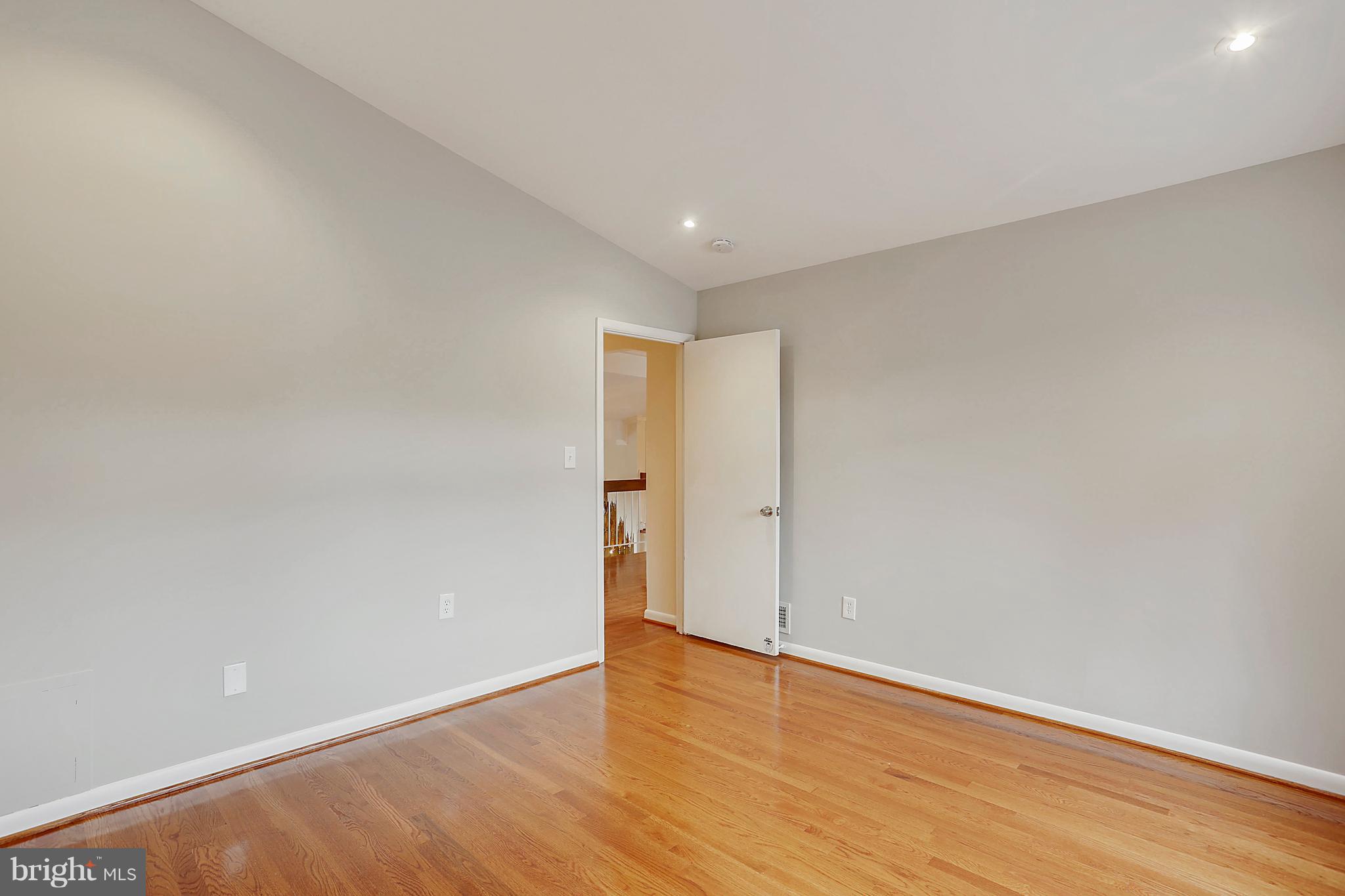 POTOMAC VILLAGE - Residential Lease