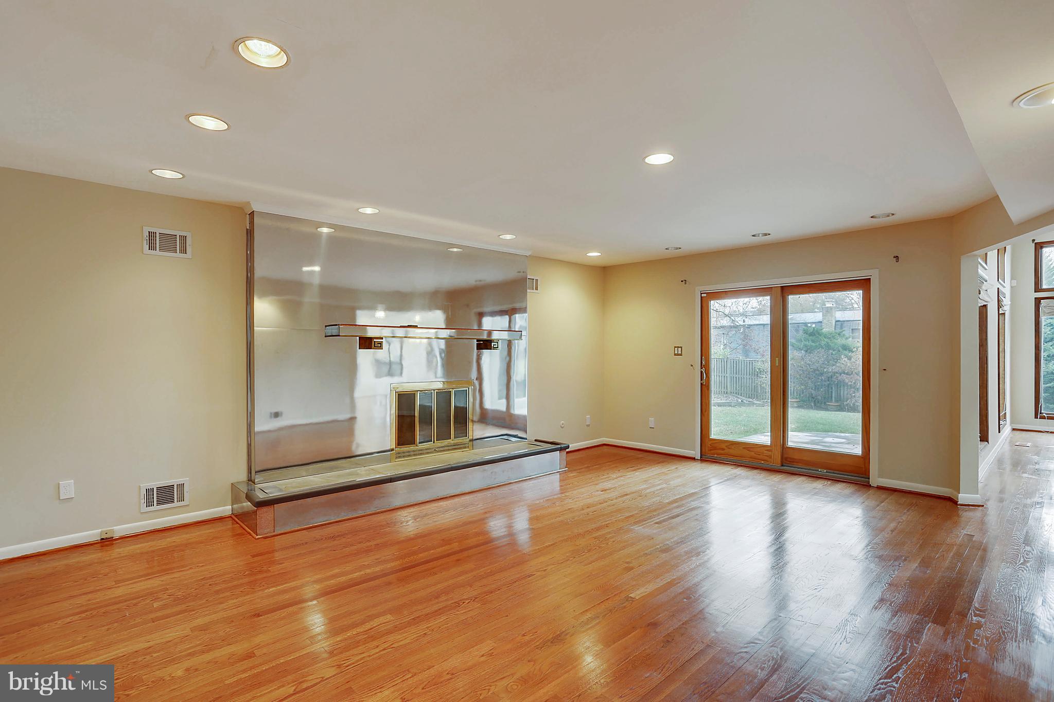 POTOMAC VILLAGE - Residential Lease