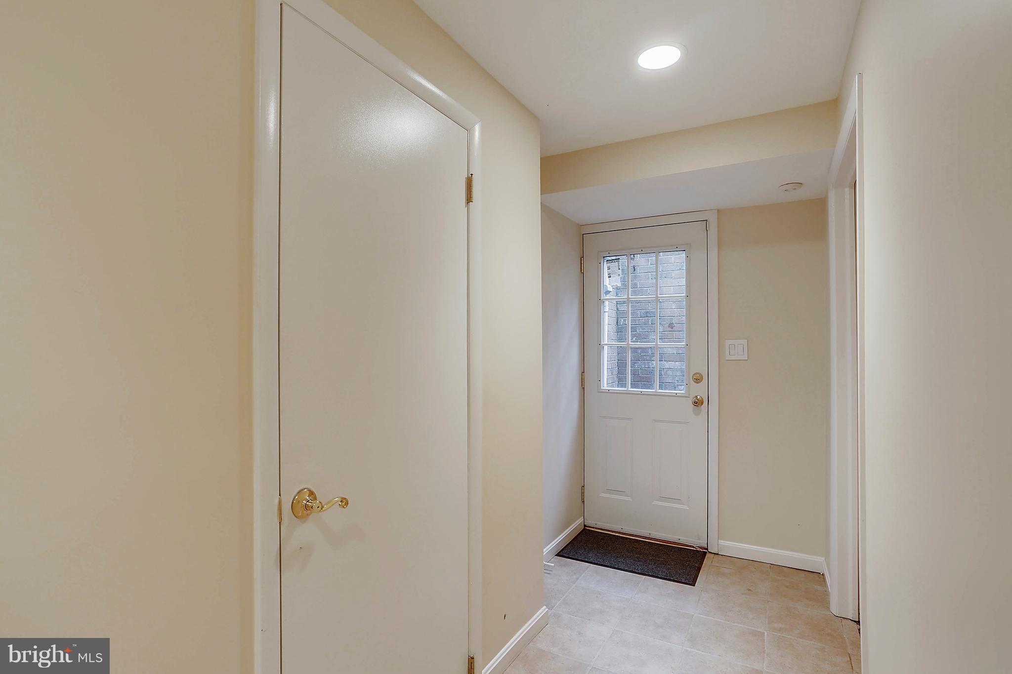 POTOMAC VILLAGE - Residential Lease