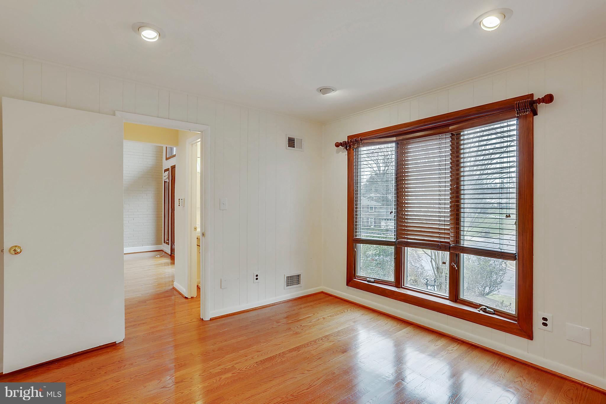 POTOMAC VILLAGE - Residential Lease