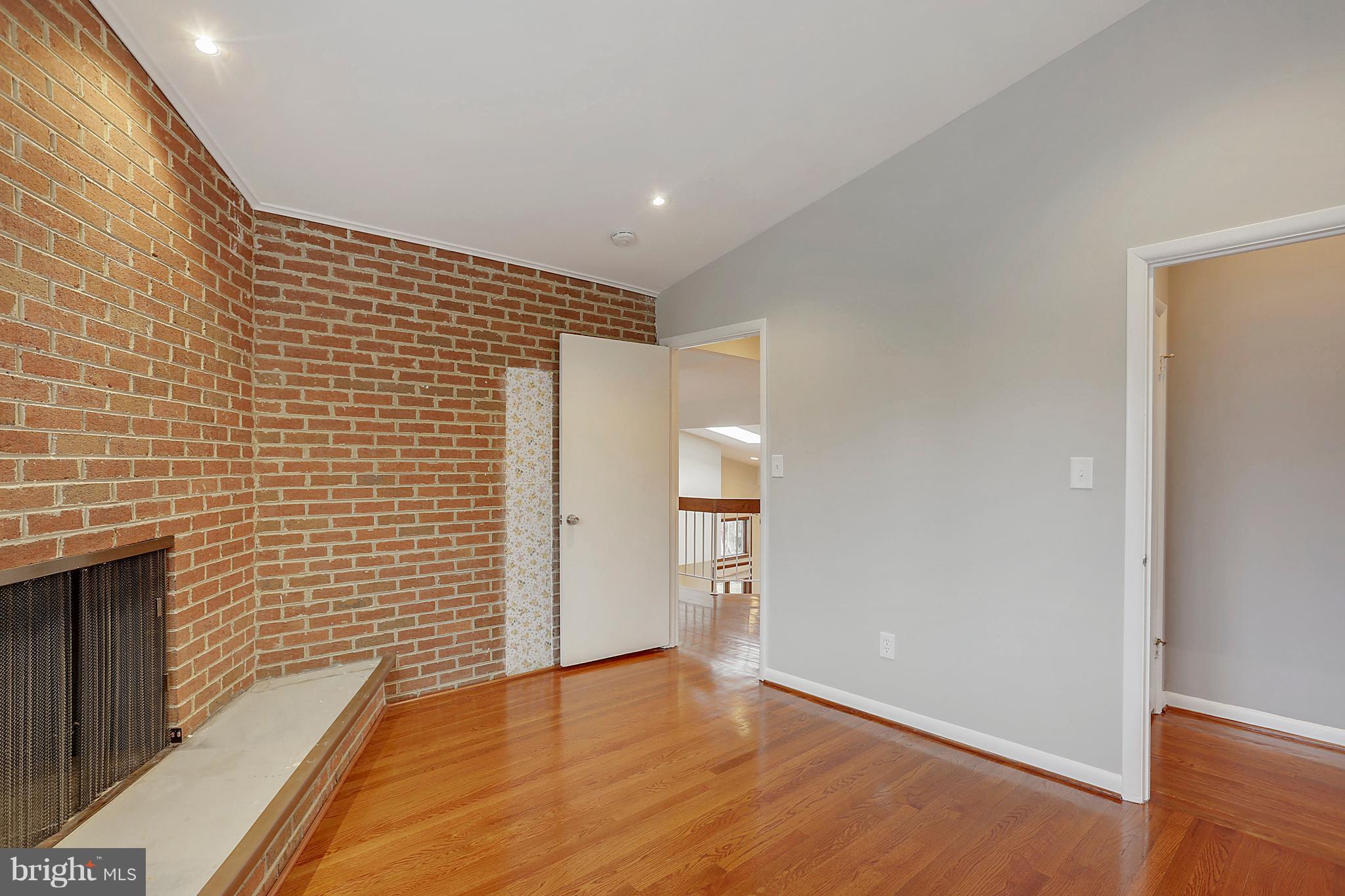 POTOMAC VILLAGE - Residential Lease