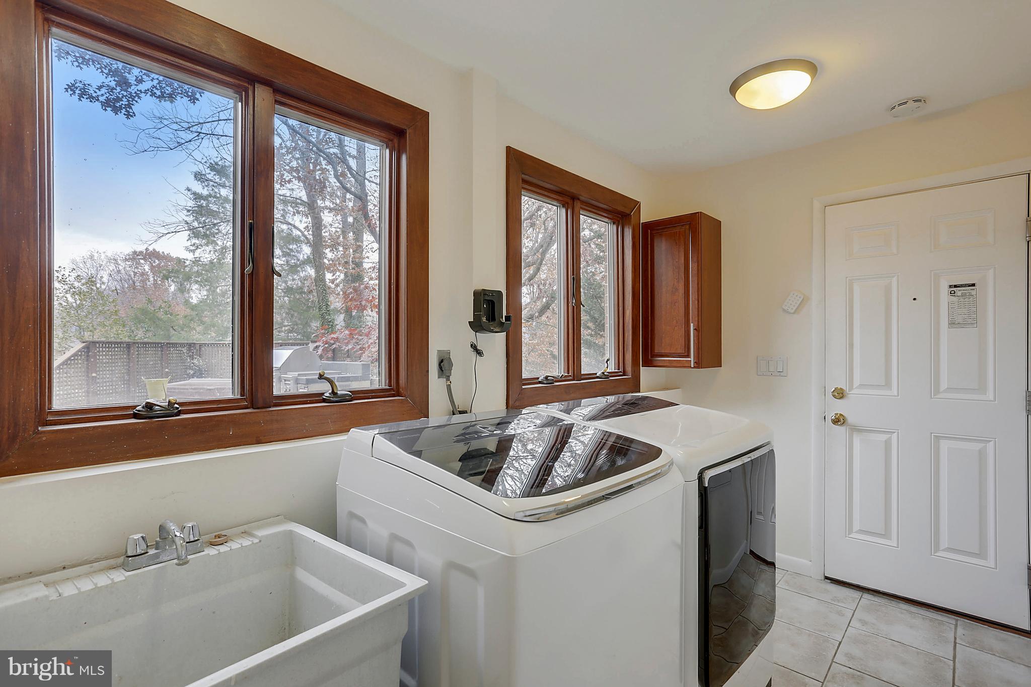 POTOMAC VILLAGE - Residential Lease