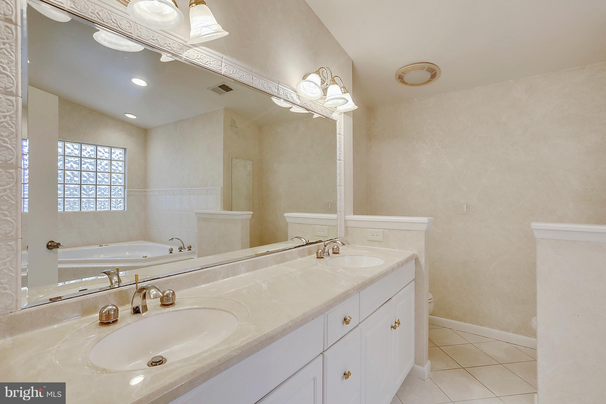 POTOMAC VILLAGE - Residential Lease