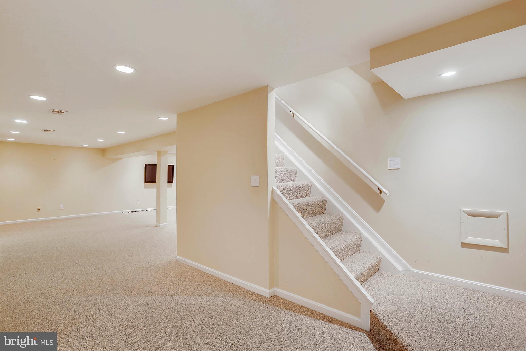 POTOMAC VILLAGE - Residential Lease