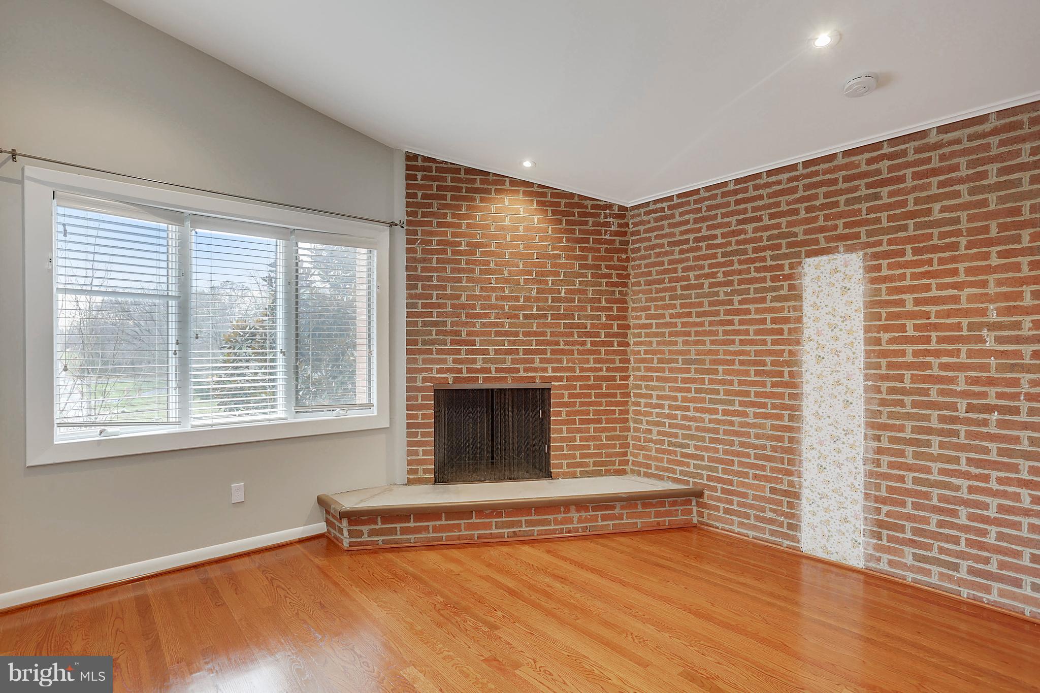 POTOMAC VILLAGE - Residential Lease