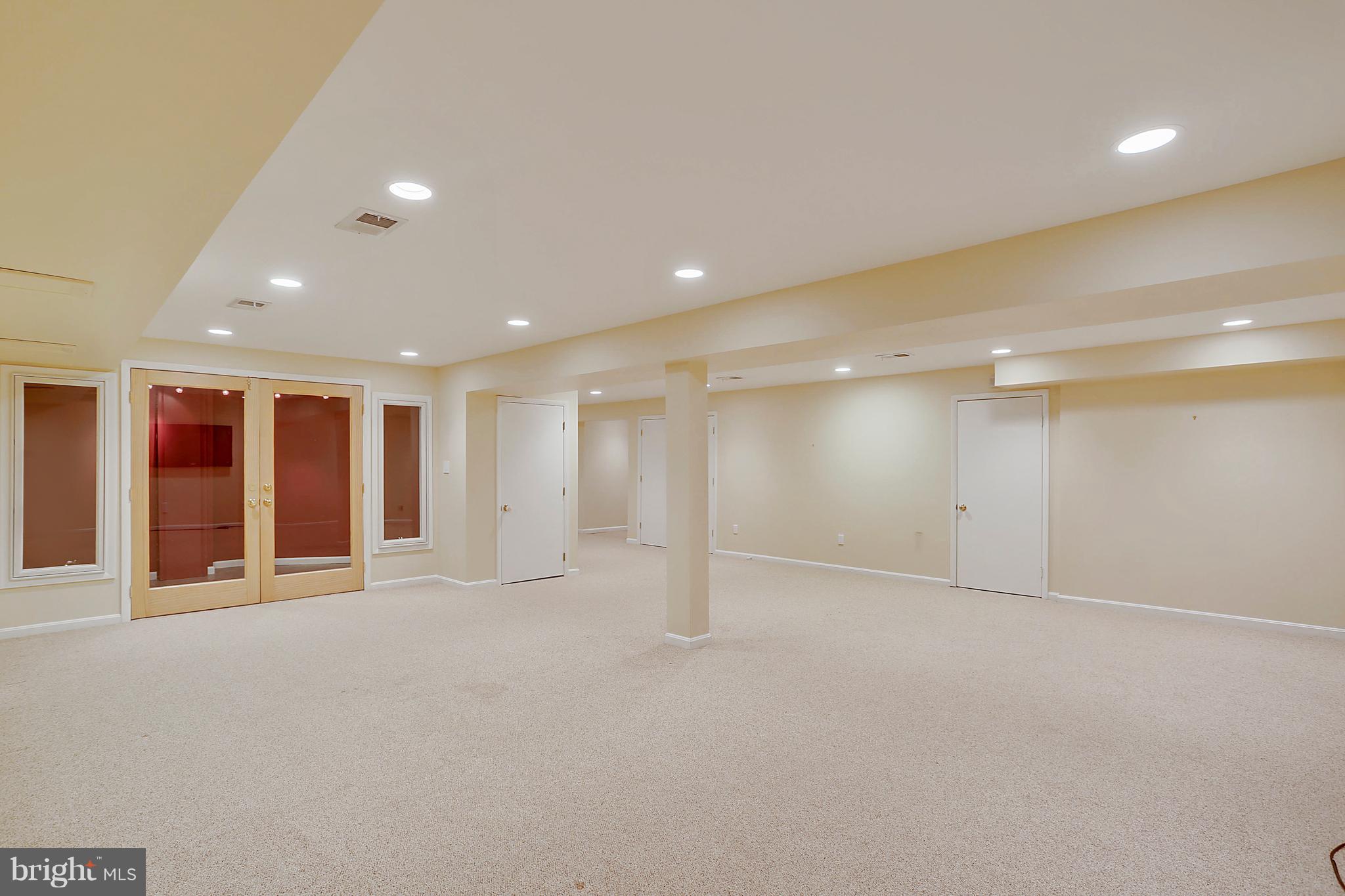 POTOMAC VILLAGE - Residential Lease